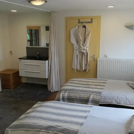 Art, Bed & Breakfast-3